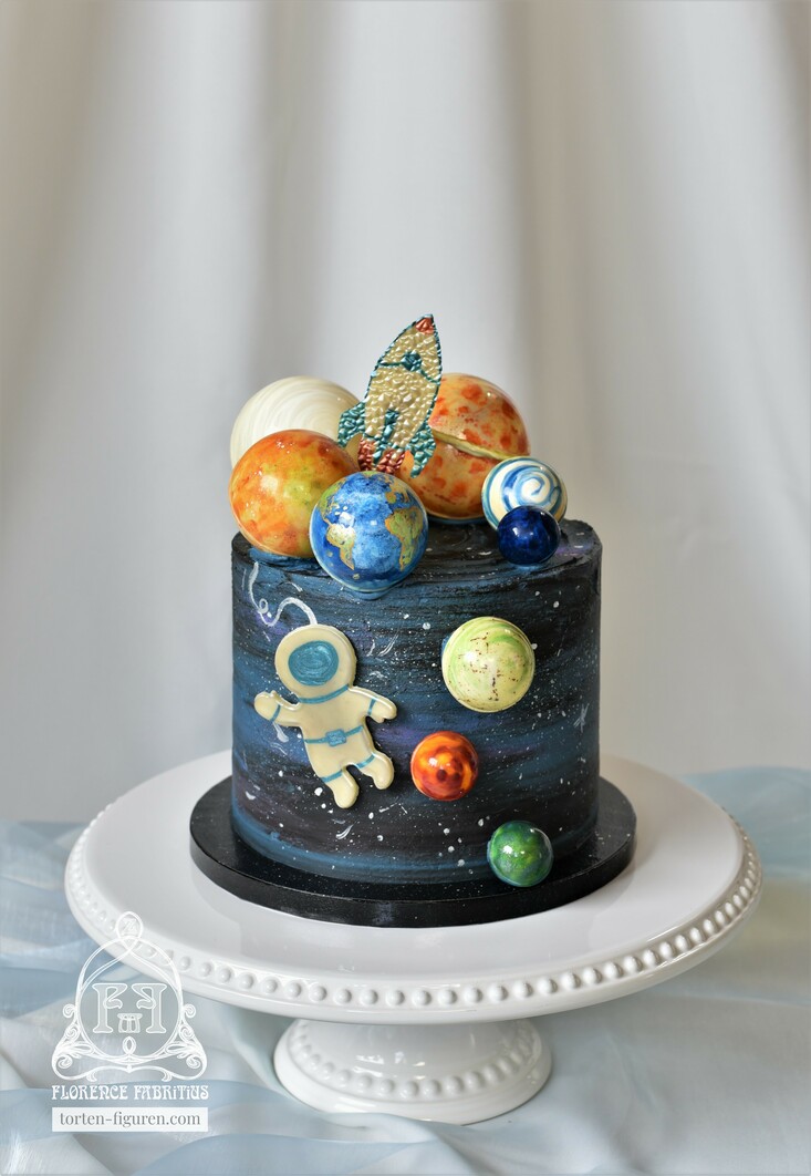 Torte mit Planeten für ESO